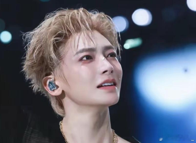 侯明昊，挺难欺负的吗？ 