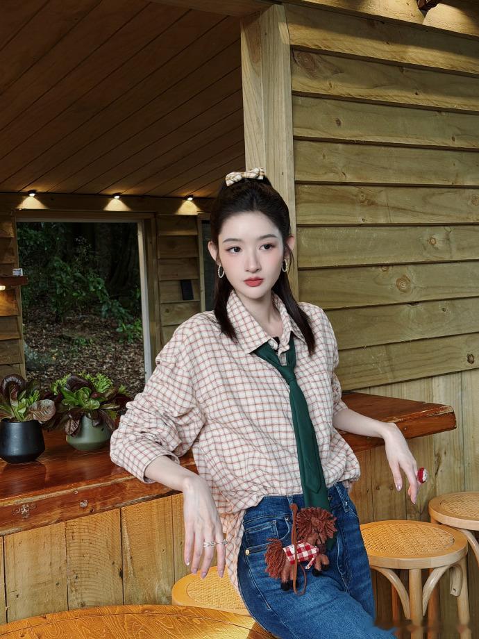 王玉雯试图吃掉彩虹王玉雯拥有了一道彩虹