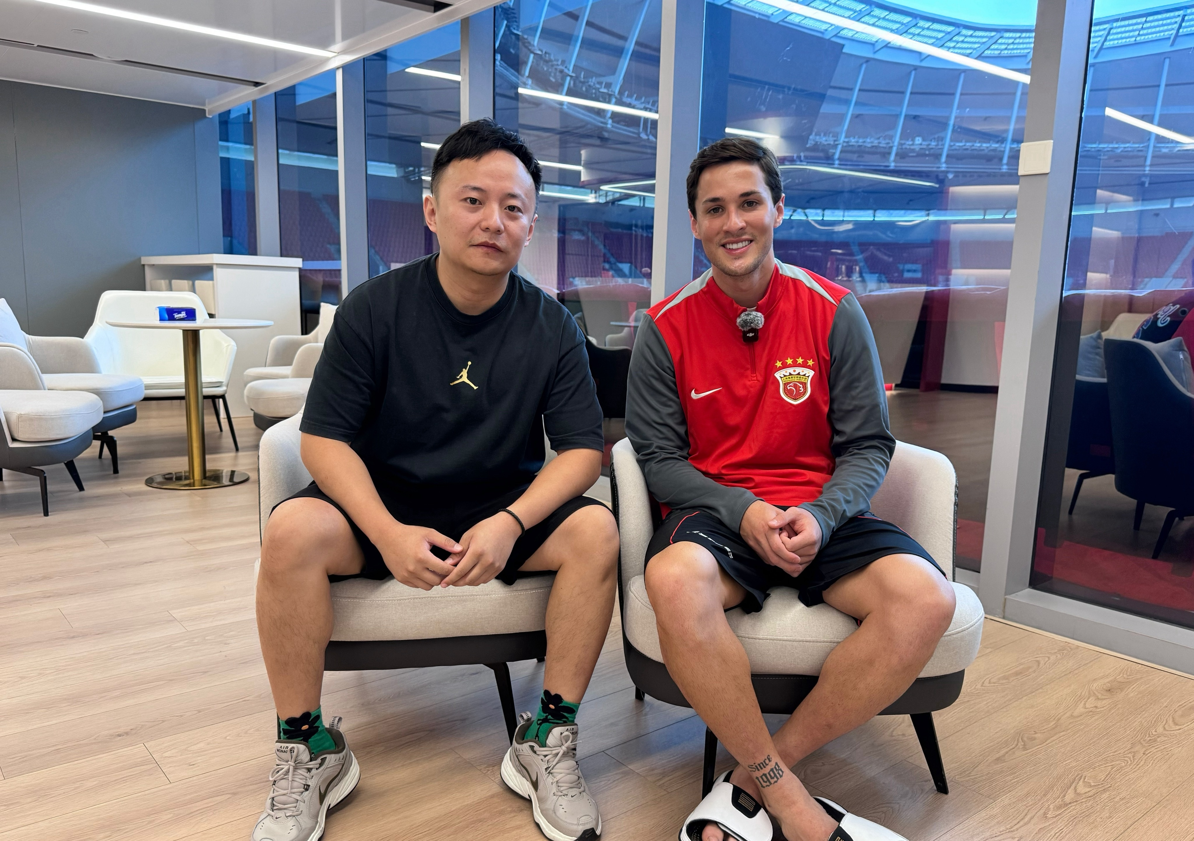 网页链接【维塔尔：我在海港的故事】⬇️28岁的巴西外援马特乌斯·维塔尔正在经历一