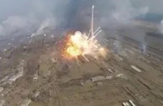 俄军这波报复，完全跳出了所有人的预判。不炸军事基地，不轰指挥中枢，连前线弹药库都