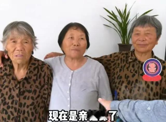 人间最美夕阳红！227岁三妯娌同住老宅抱团养老，活成所有人羡慕的模样。
（个人观