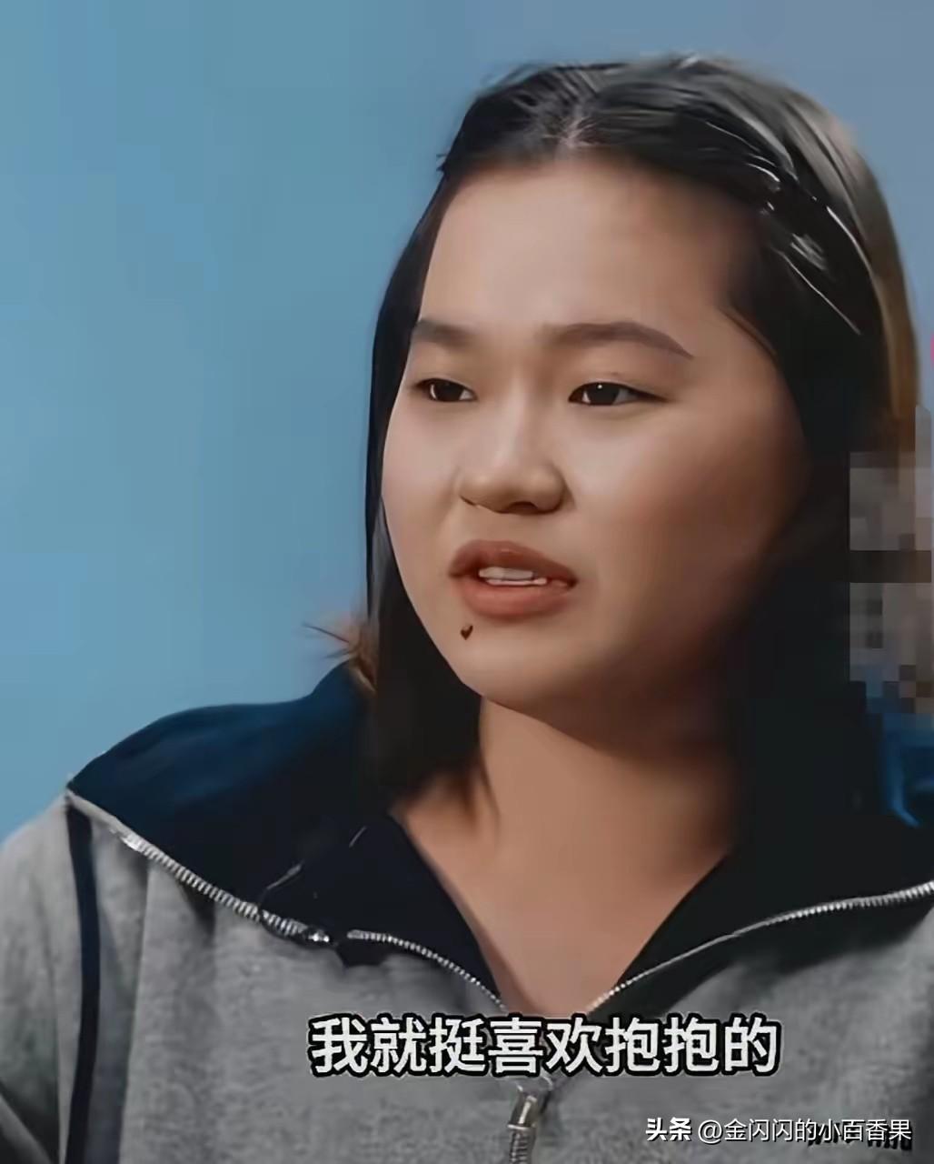 全红婵喜欢抱抱喜欢乌龟🐢，希望自己的时间多一点，不想那么快长大，现在想做回以前