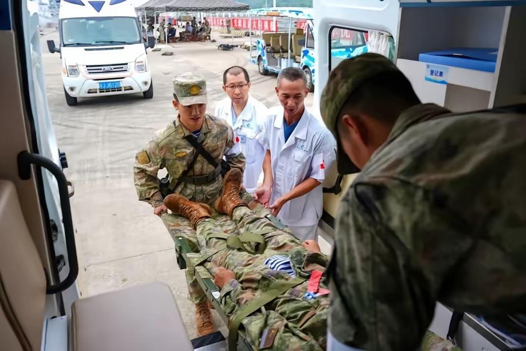 中日高度紧张时刻，解放军演练“母港遇袭”，一切瞄准实战
 
据环球网报道，日前南