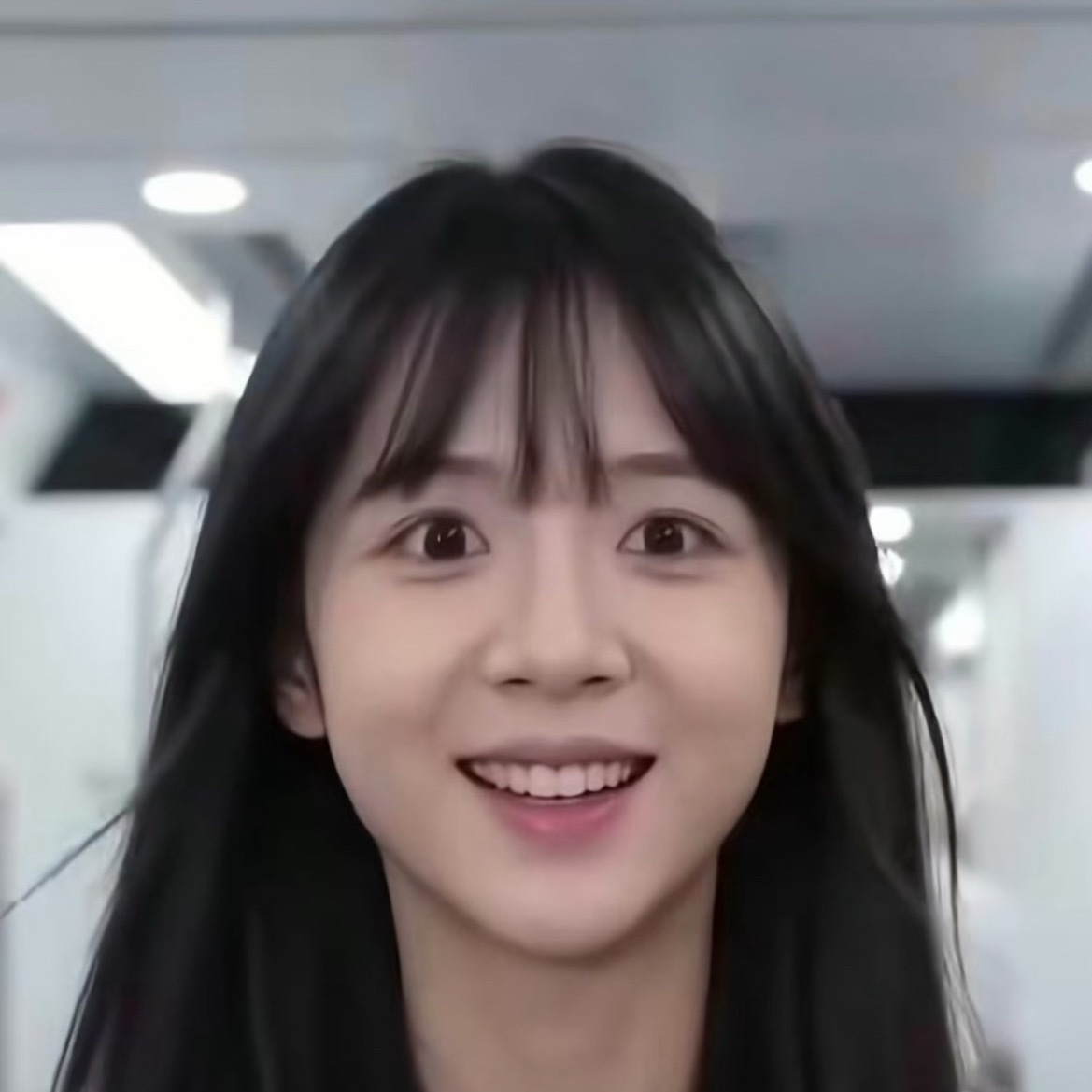 感觉这些人长得好mean 