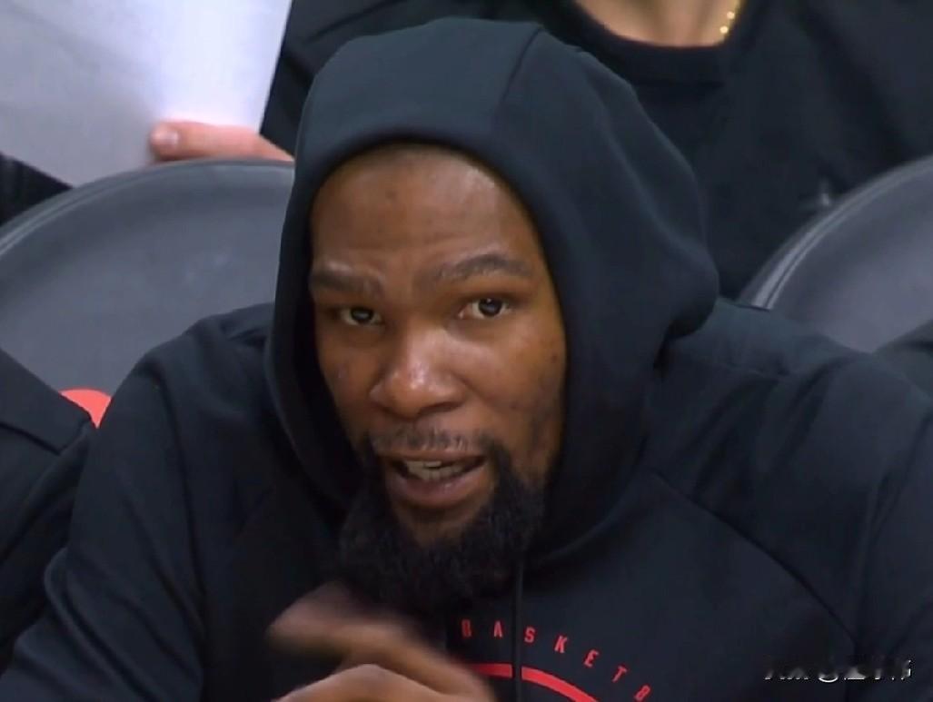 赢得对手肯定！CJ麦科勒姆谈杜兰特：

“KD还是老样子。”

“那个最冷漠的得