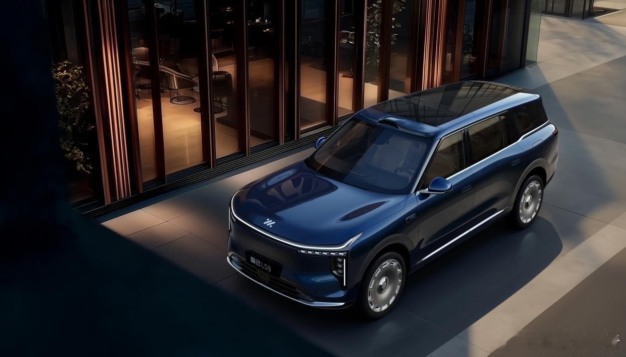 又一款“9系”旗舰来了。11月4日，智己LS9首发并开启预售。52 Ultra预