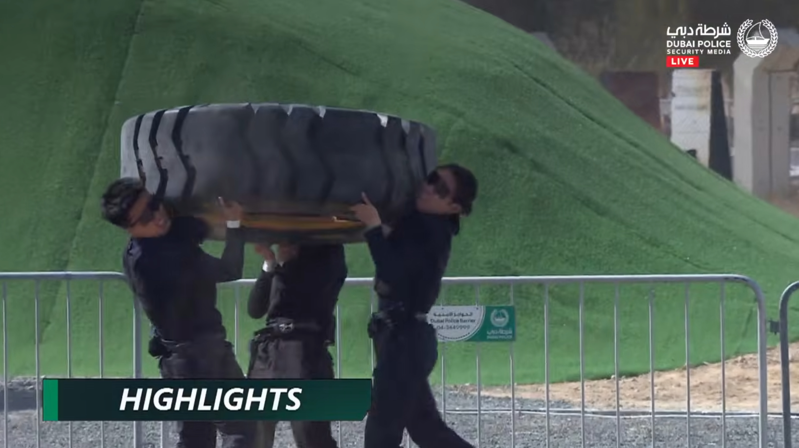 🔻阿联酋特警挑战赛正在直播DAY3的比赛，刚刚播完中国女队抗轮胎（图1-3）?