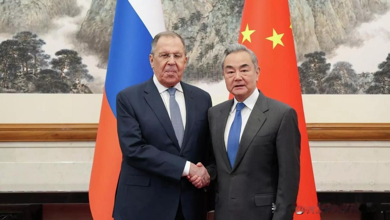 无核三原则不是可以搬上桌重新议价的东西！7月17日，日本防卫大臣小泉进次郎在网络