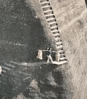 为她们的真功夫感到敬佩和感动，更为她们所处的环境和条件感到忧虑和不安。真的是难以