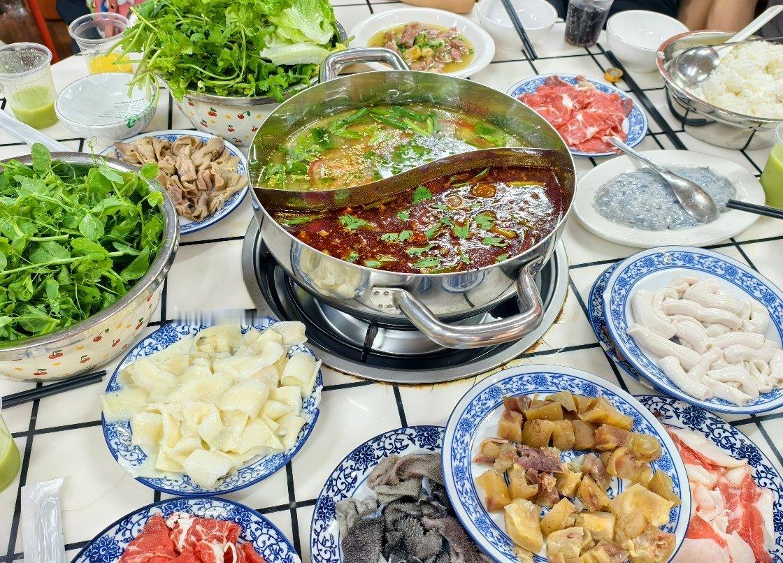 君君牛肉好好吃啊啊啊啊 贵阳·君君特色红豆牛肉火锅(铁路小区店)