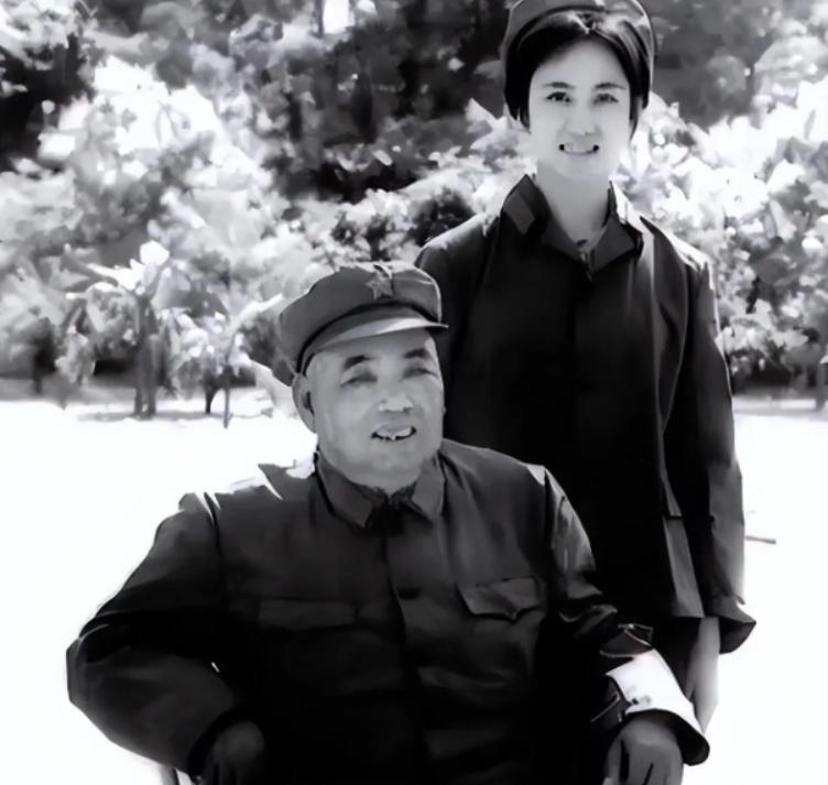 1973年，许世友坐飞机时，发现飞行员竟是自己的女儿，他先是惊讶，随后自豪地说：