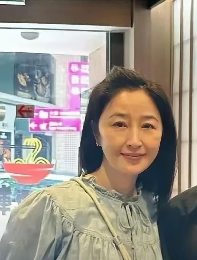 多年过去了，关咏荷还是那么年轻漂亮。