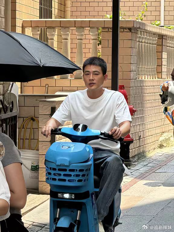 欧豪最近好忙啊欧豪的新剧一部接一部 持续输出好内容，追剧人幸福感直接拉满。 ​​