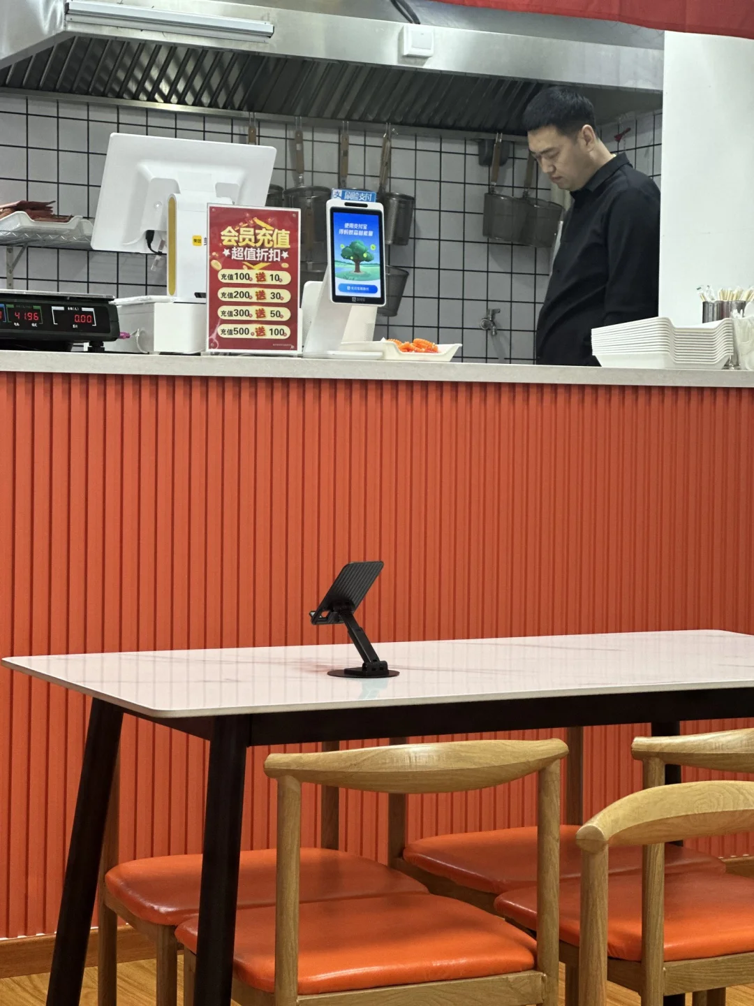吃麻辣烫了，张嘉译给我煮的😂