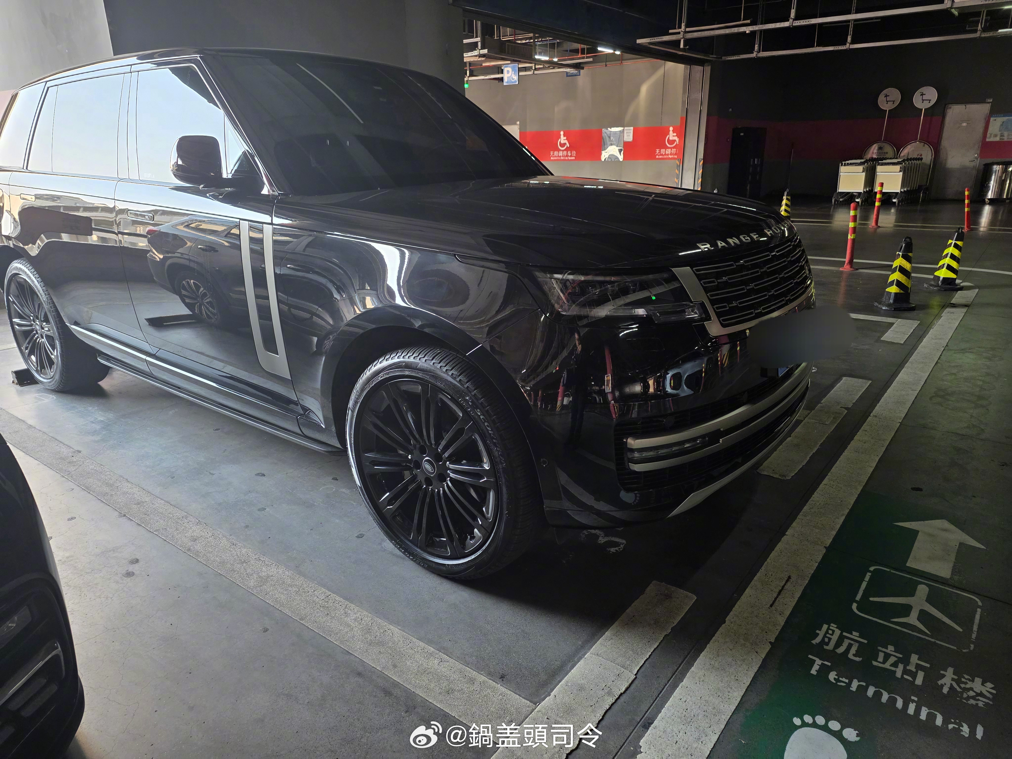 #小伙花170万买迈巴赫跑婚车#我如果开着我这个车，再加上我的尊界一起跑婚车，大