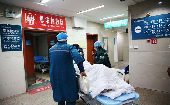 重庆一名男子上班期间突发脑出血，医生告知救治希望渺茫，家属无奈撤除氧气管，男子随