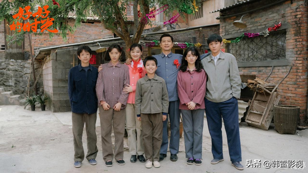 苏小曼映射出当代女性的人格魅力

聚光灯下的苏小曼，曾是舞台上耀眼的舞者，身姿轻