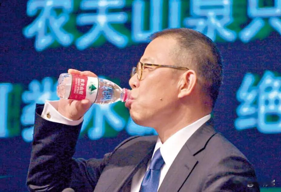 “我的儿子现在36岁了，他应该有自己的选择权，我作为父亲，我没有给他什么，他仍然