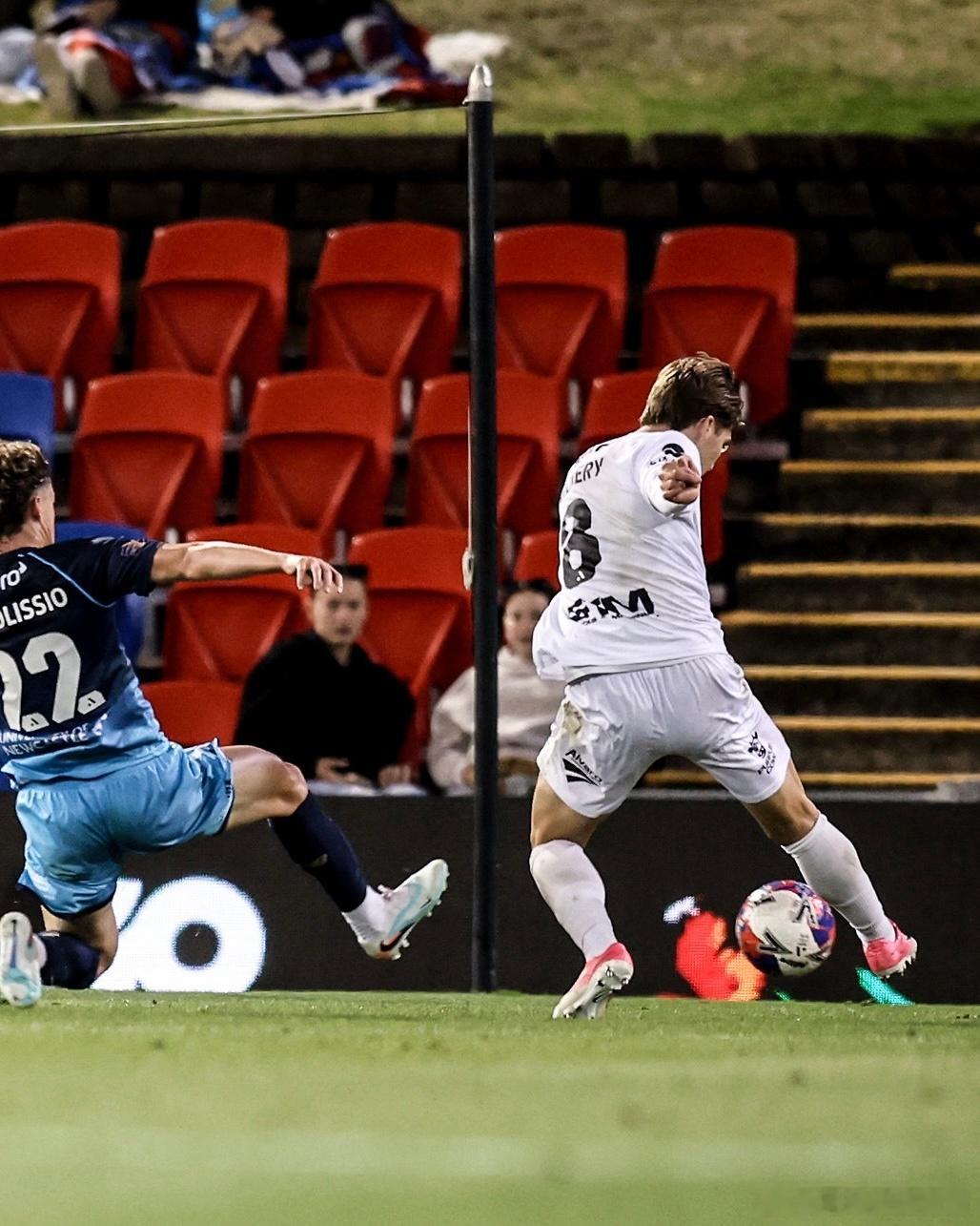 澳超第11轮将燃爆同城恩怨，西悉尼流浪者坐镇主场，迎战死敌麦克阿瑟FC，这场西悉