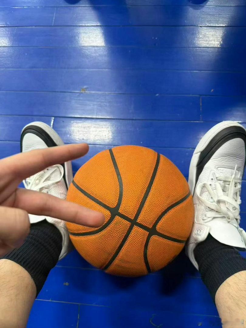 胡先煦劳动节运动打卡胡先煦劳动节硬核运动 假期也不摆烂💪，胡先煦劳动节硬核运动