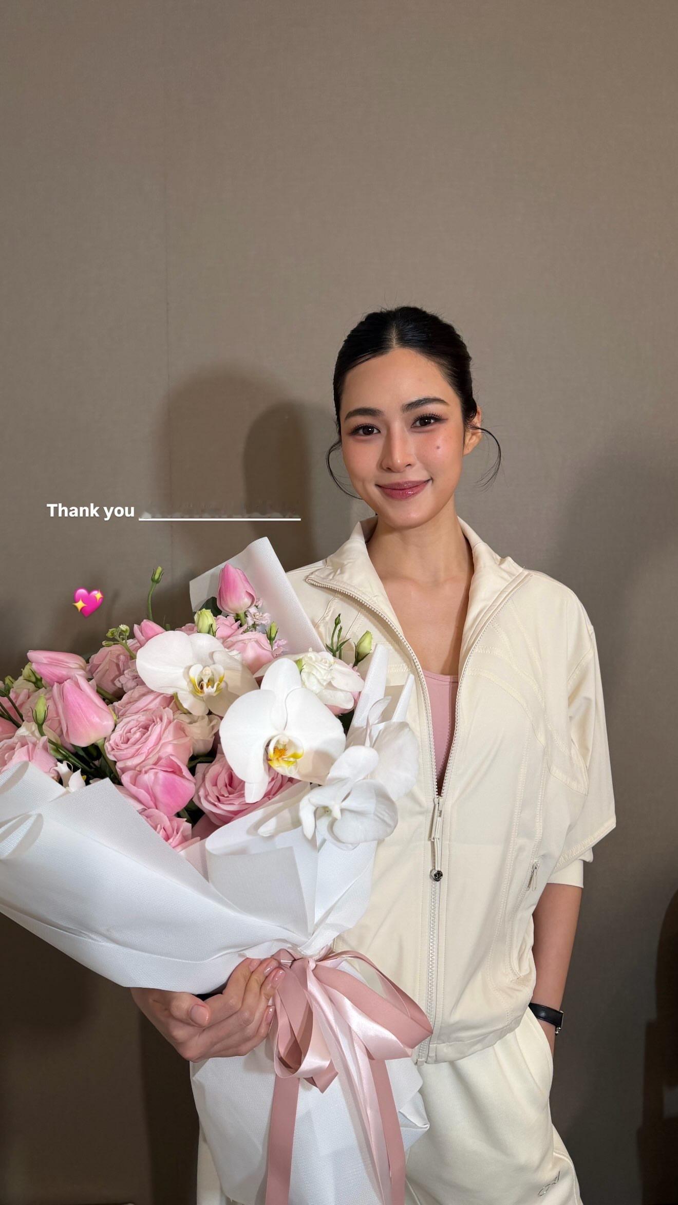 邝玲玲staccato品牌大使 邝玲玲全球最美女性第一名 俊俊的大俊收到了思加图