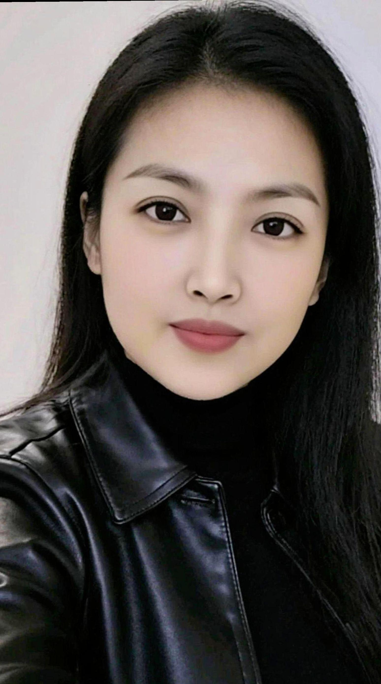#AI皮衣自拍 #穿搭 #谁拍谁好看   