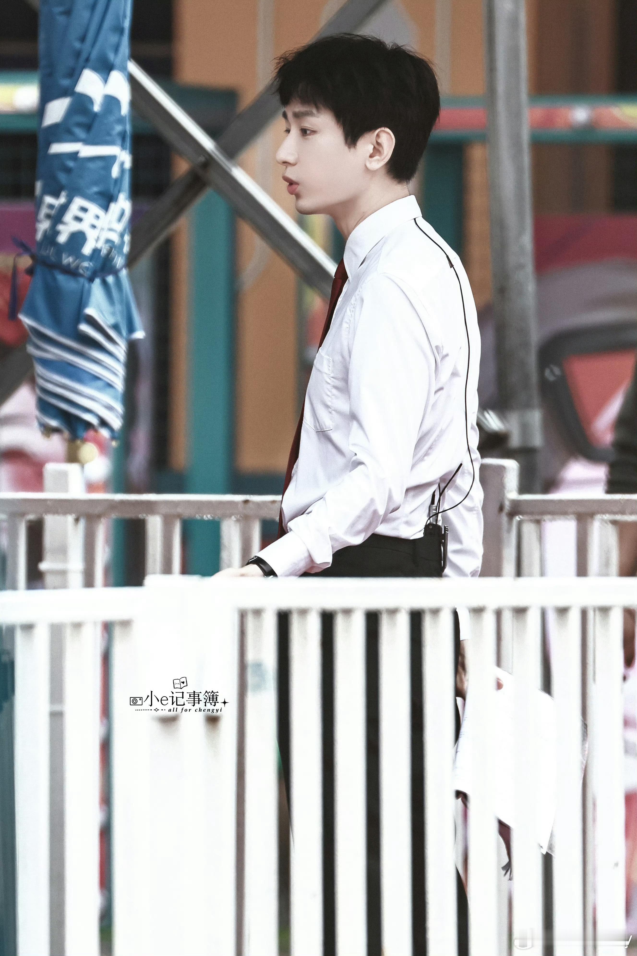 成毅两京十五日cy成毅朱瞻基无论何时、何地、身在何处，愿生活馈赠你恰到好处的细雨