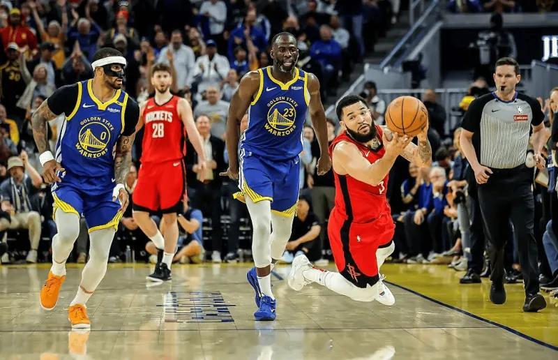 04月17日 昨日NBA附加赛，勇士主场战胜灰熊，与火箭会师西部季后赛首轮。根据