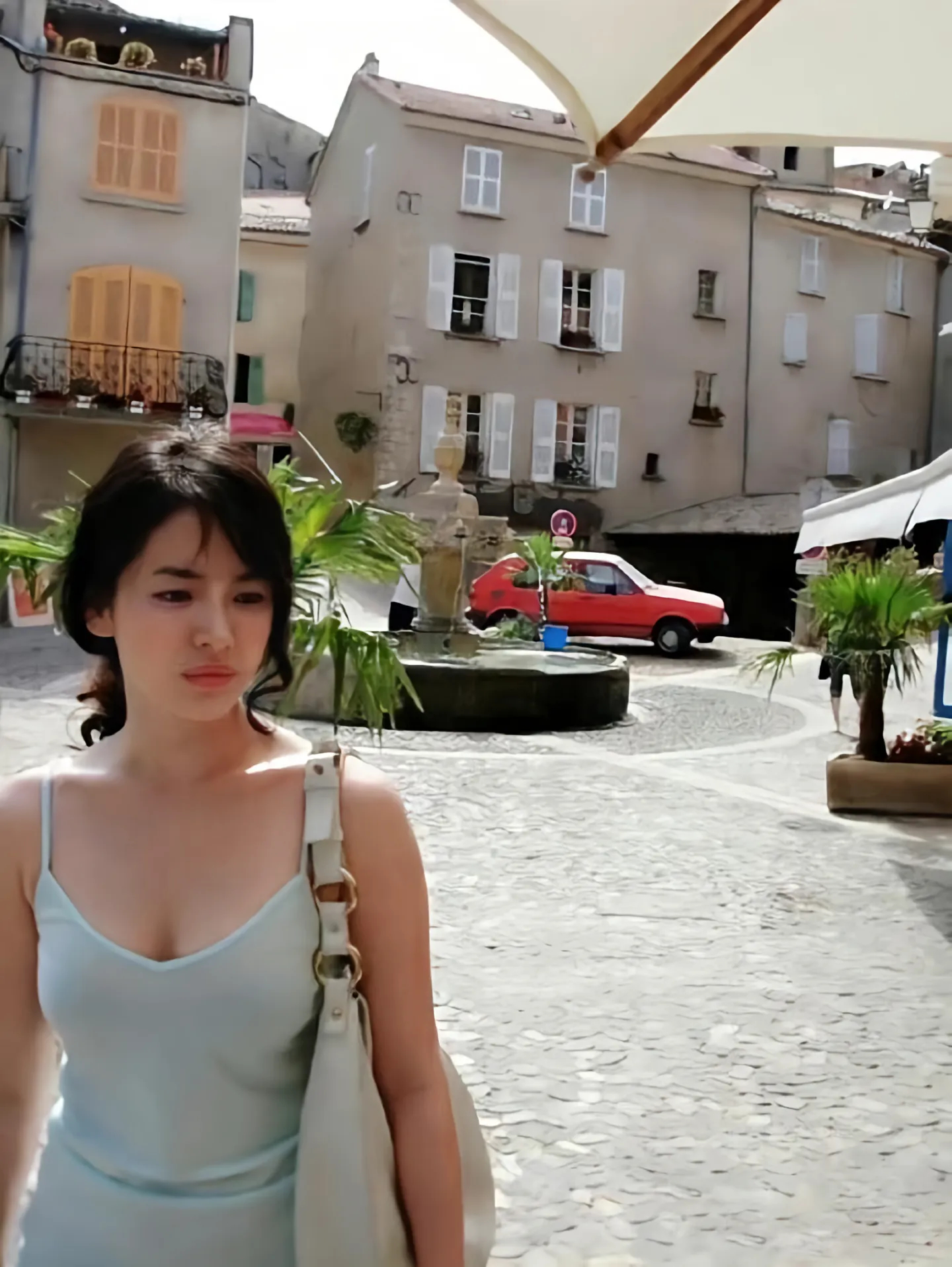 宋慧乔少女身材我去她真的不会变老吗，现在的状态都有早期那味儿了，环视浪漫满屋了，