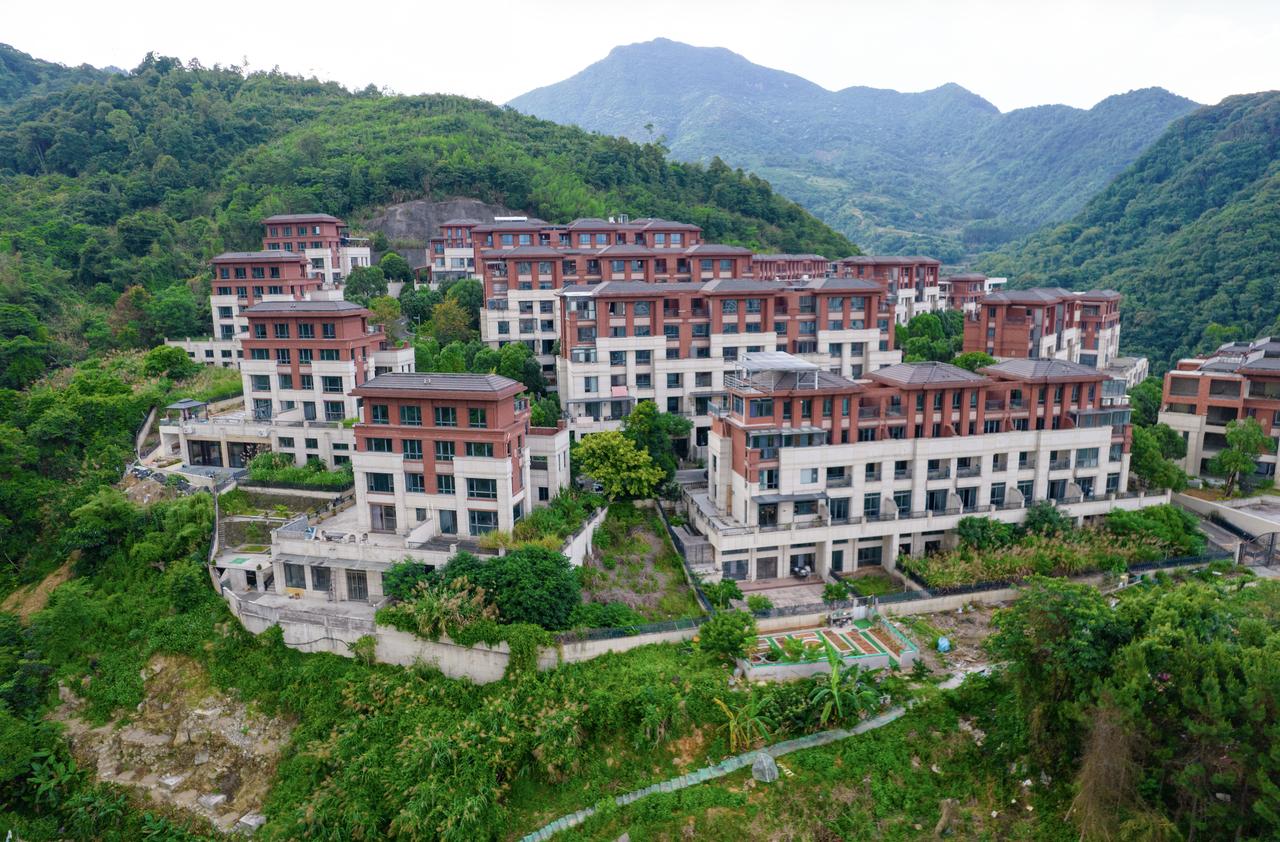 你敢相信吗，在福建版的鹤岗贵安，只要10万元就能买套房。而且房子还是别墅社区，和