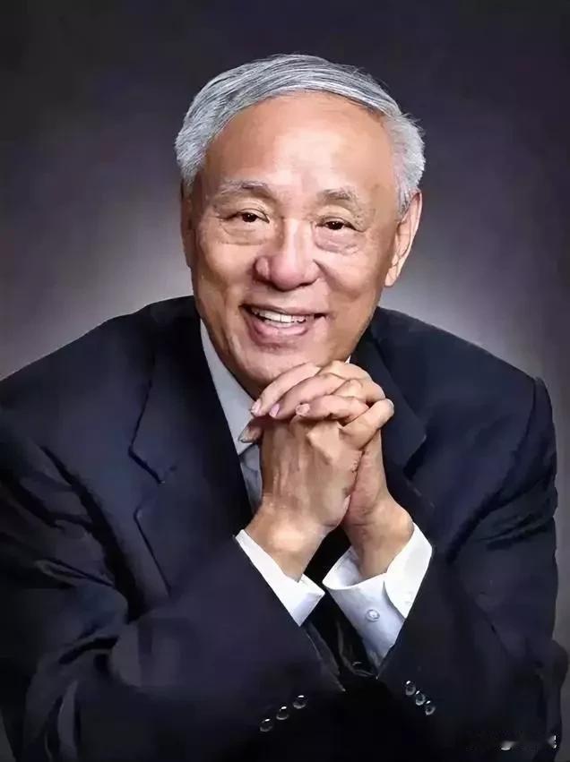2006年，在预警机工程最为关键时刻，王小谟做外场实验时遭遇车祸，腿骨骨折，之后