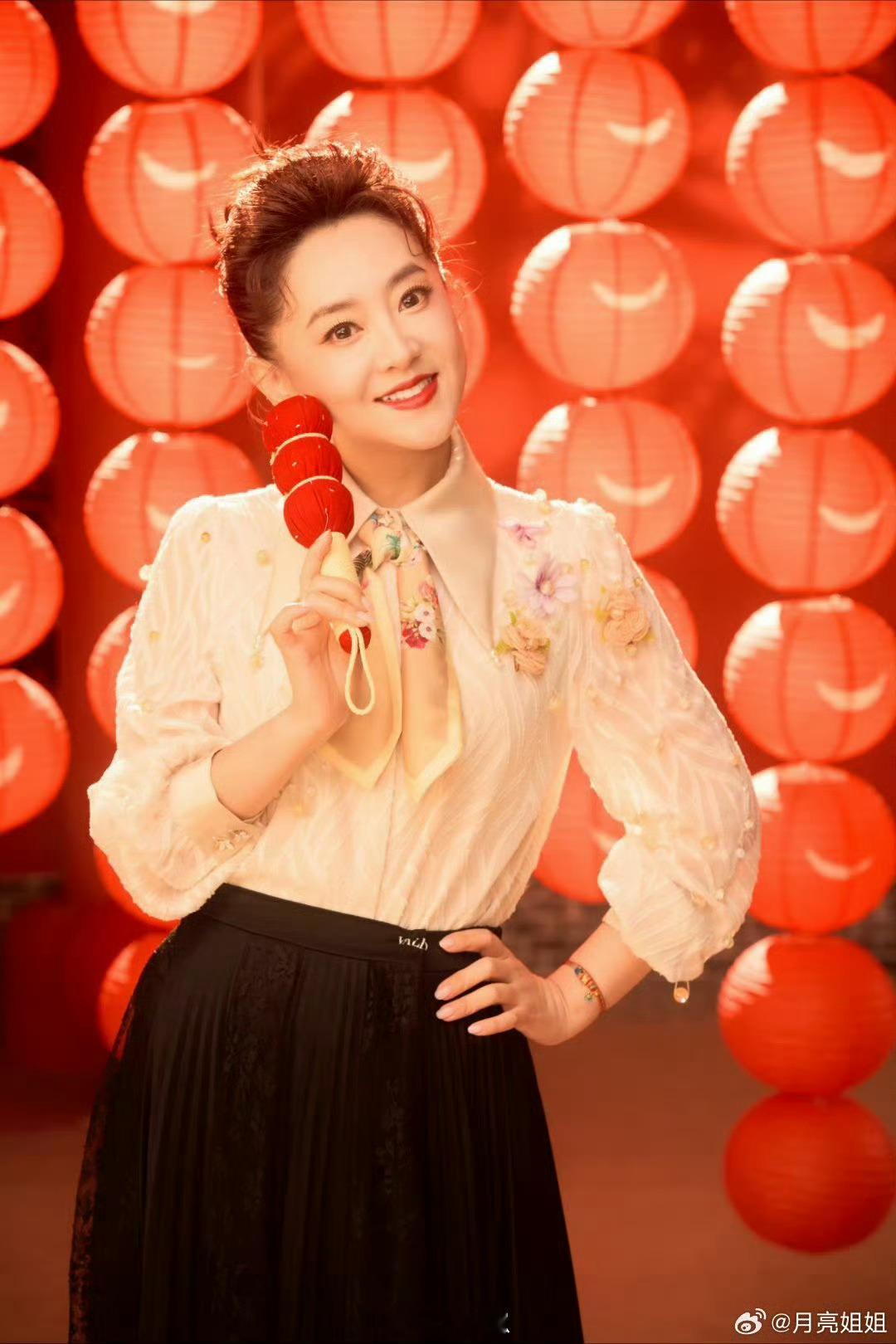 月亮姐姐在你好时光当搭子 月亮姐姐在《你好时光》成了百搭搭子！先和陈丽君唱越剧，