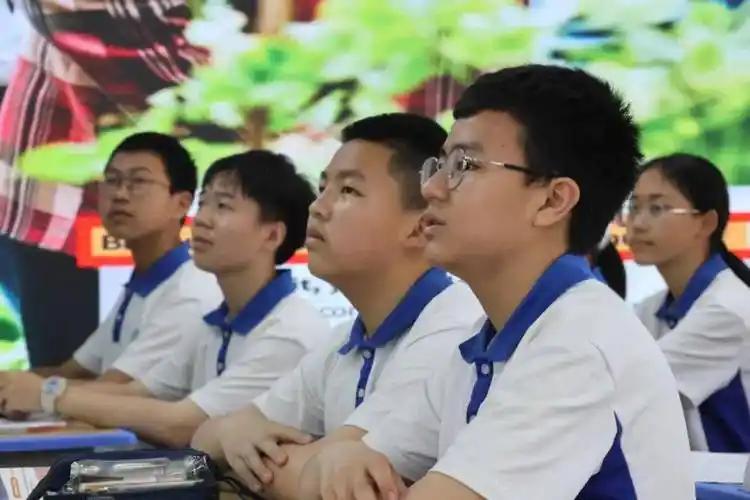 这中学阶段的历史到底应该怎么学习才能效率最高、提分最快。这是临近2025年中考高