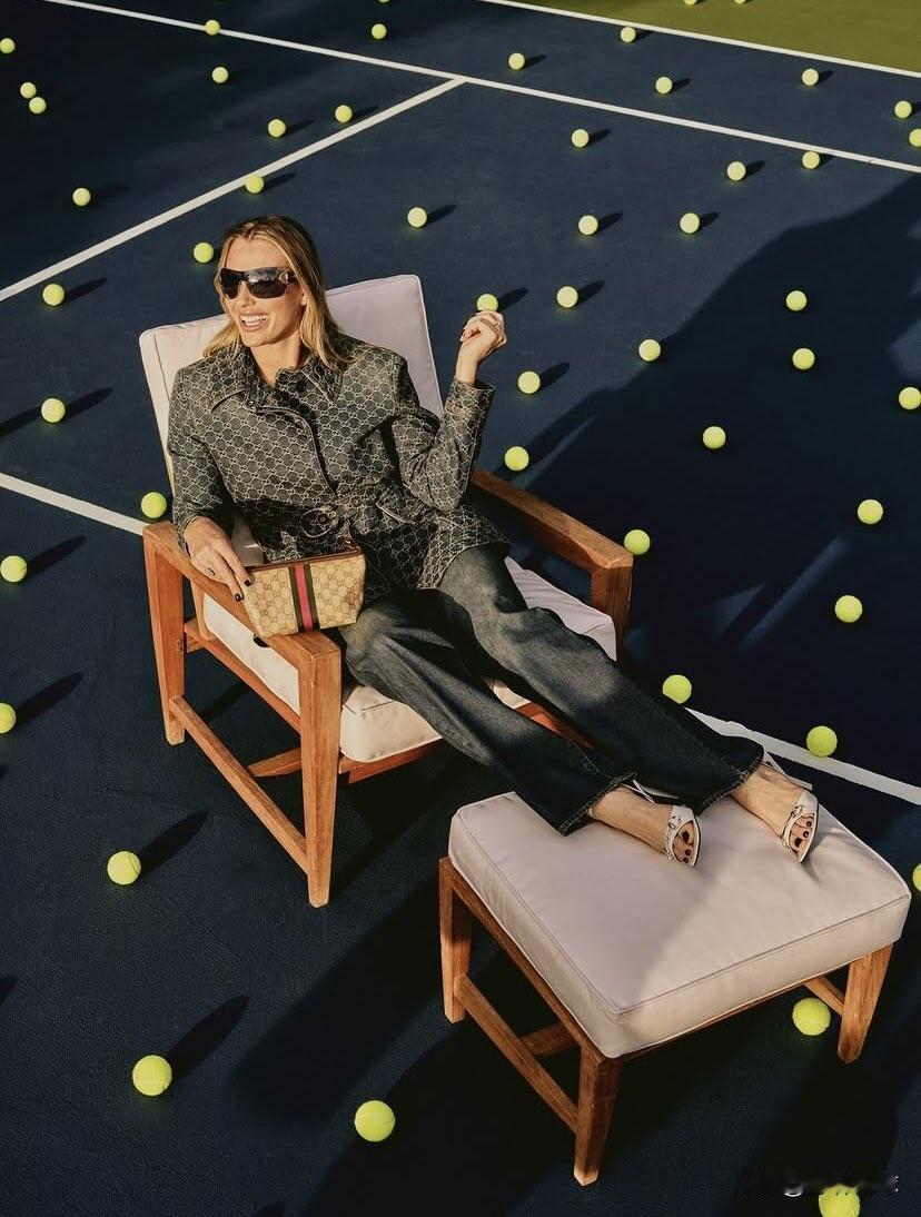 萨巴伦卡为GUCCI拍的大片。
这气场太强了。