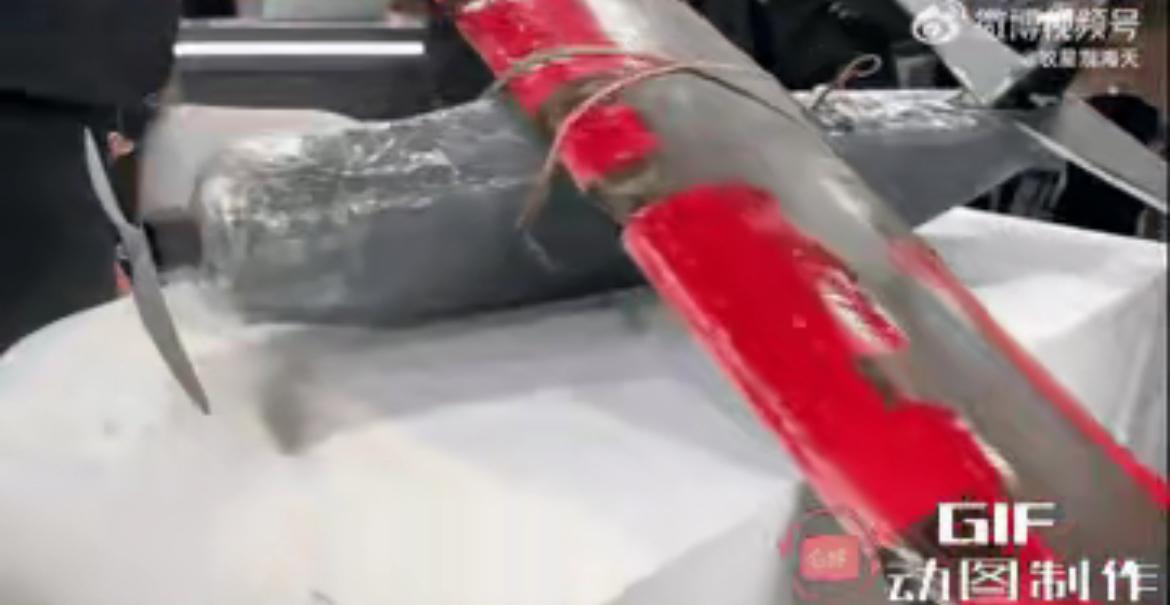 到底是谁给印度人的自信？让他敢把这种东西放在大会上展览呢。

印度最新举办的人工