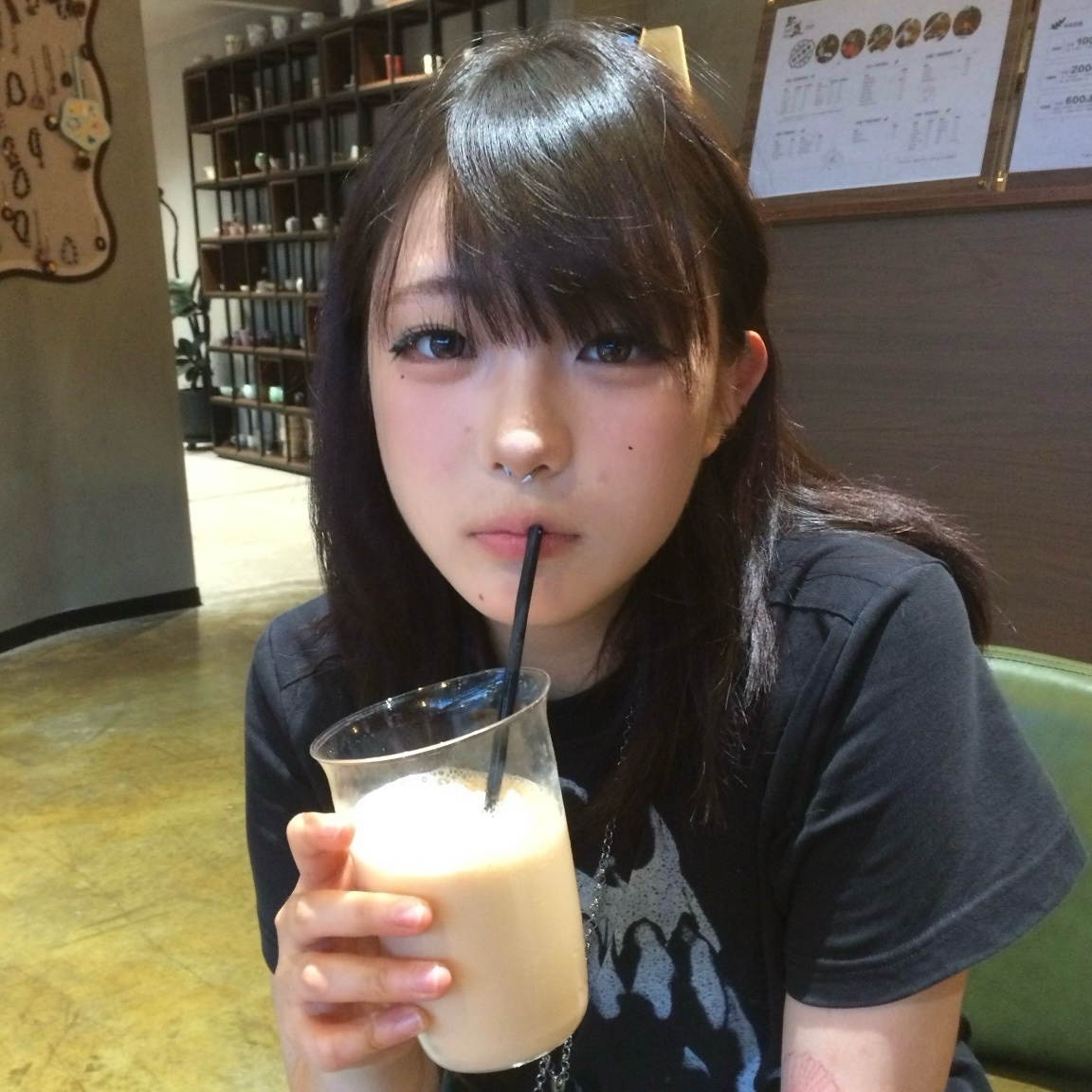 𝙒𝙚𝘾𝙝𝙖𝙩｜小众风格女头高清女生头像分享𝑆𝘩𝑎𝑟𝑒. ?
