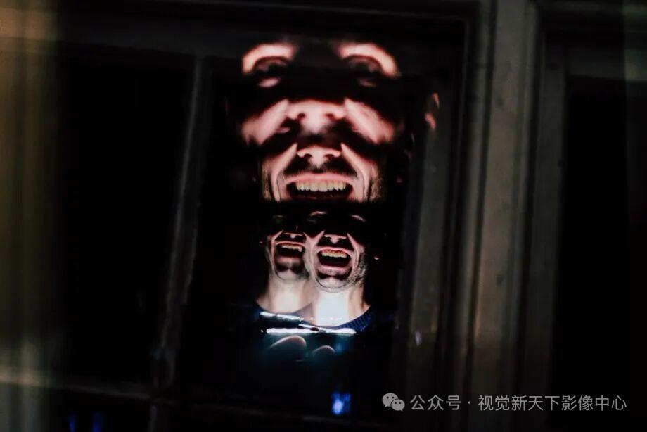 构图的艺术 
摄影师：Bojan Chibsterr Nikolic