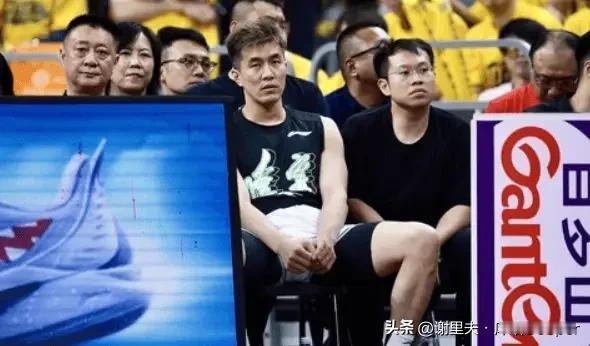 杨鸣孤注一掷，是把G3当做消耗战，天天强调防守，根本没看出来防守好在哪？一直收缩