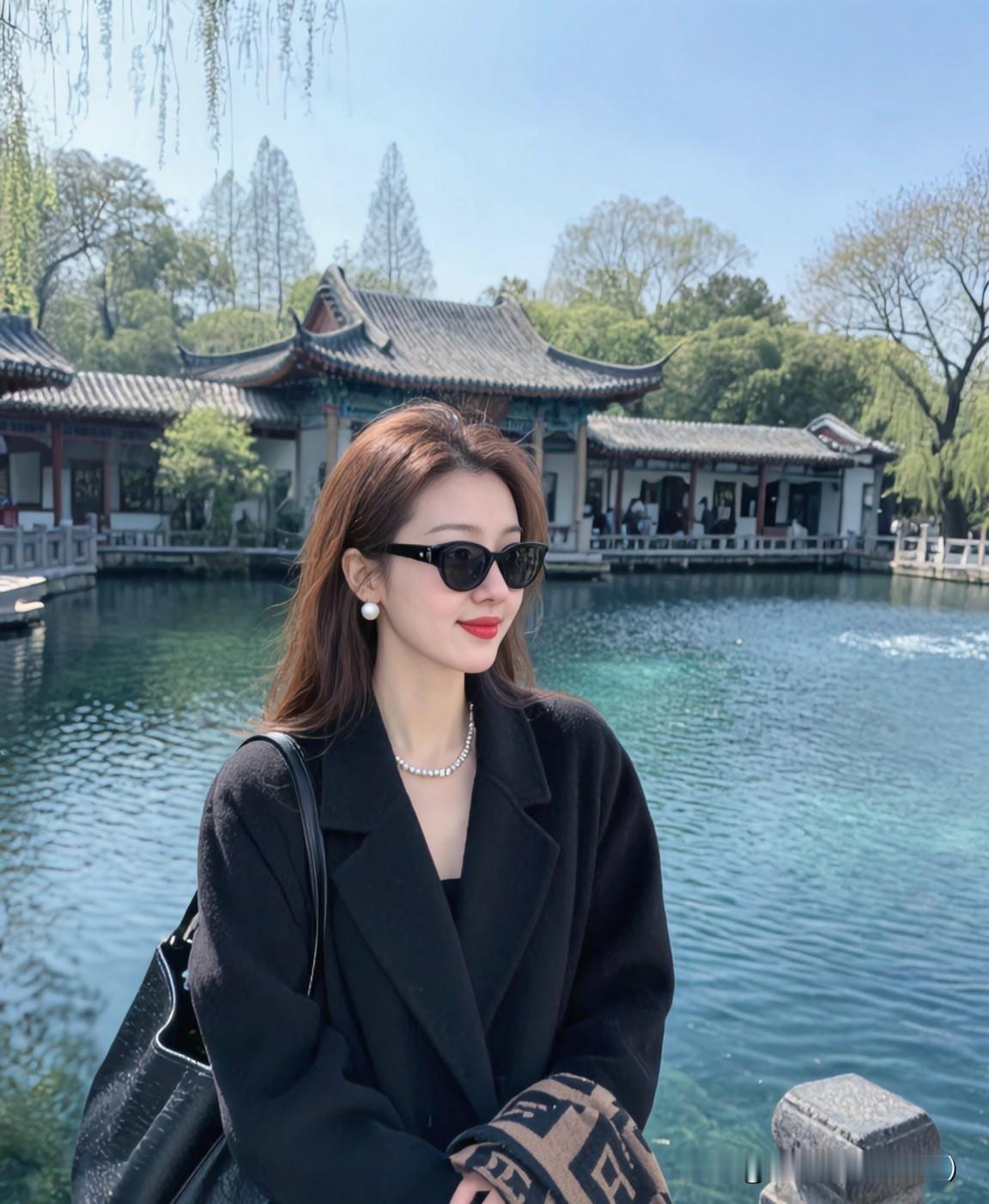 一个女人单身久了，
就像手机没信号，
总感觉少了点什么。
习惯了自己做饭，
自己