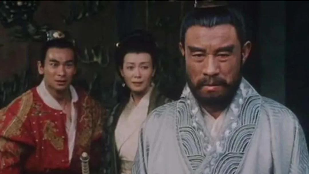 清朝曾尝试以和平方式统一台湾，郑经却不断要求自主，历史为何总是重演这样的相似剧情