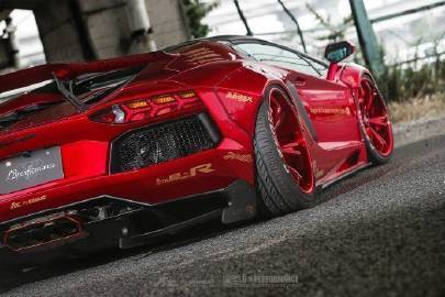 红色兰博基尼Aventador LP700，喜欢这个颜色吗？ 