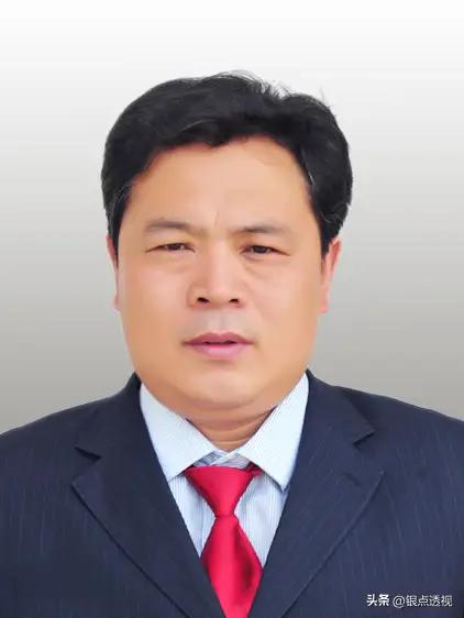 3月24日刚看到荷泽巨野县王自坤被查，一瞄他的职位，有点看不懂，既是县妇幼保健院