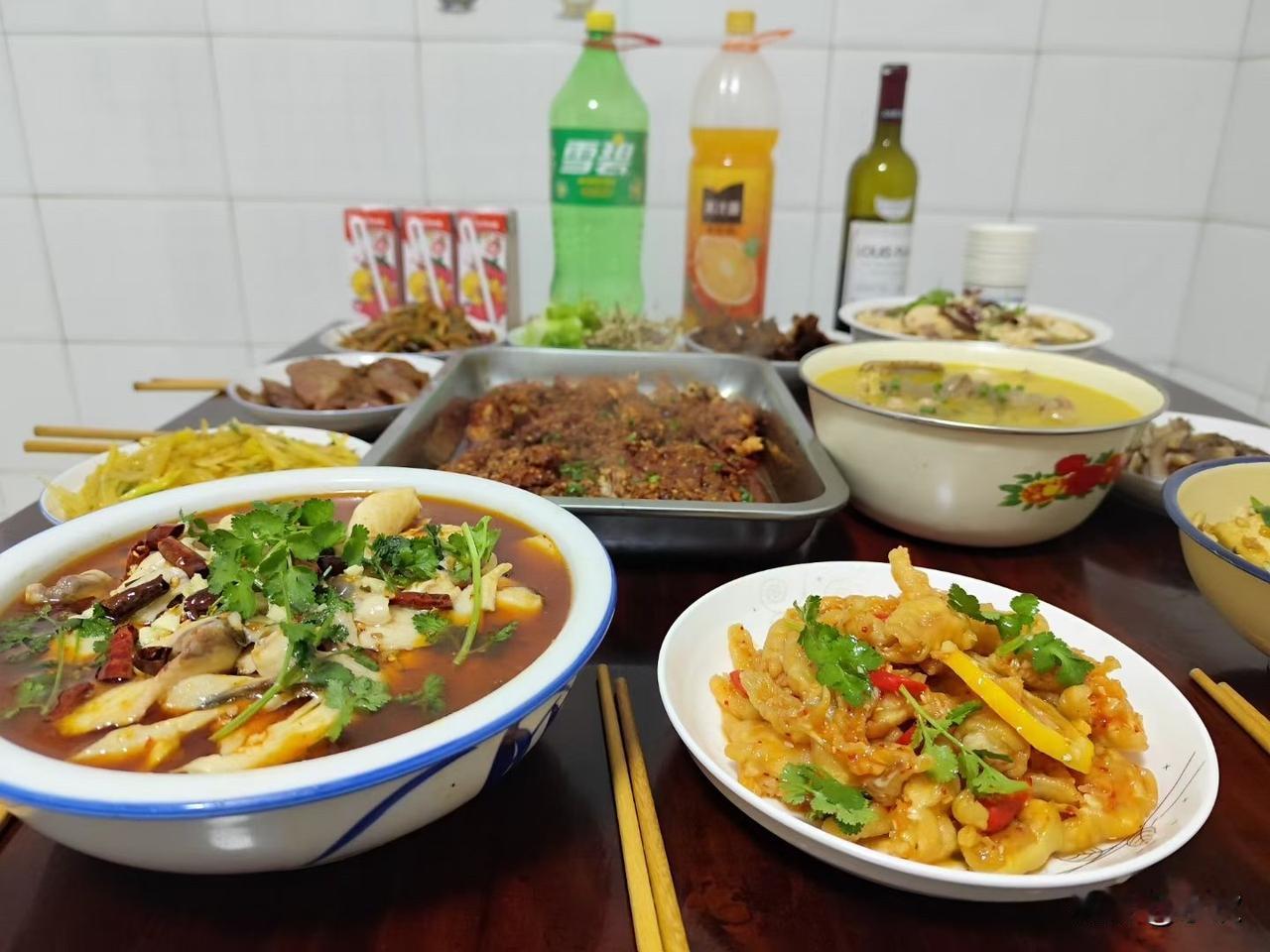 天南地北大拜年你们年夜饭吃啥