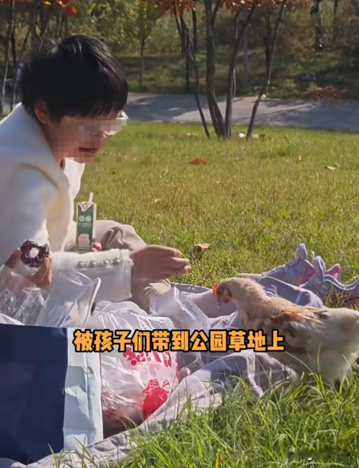 比拿孩子三万块压岁钱买金手镯还过分的妈妈出现了。

菏泽的一位妈妈，从今年九月份