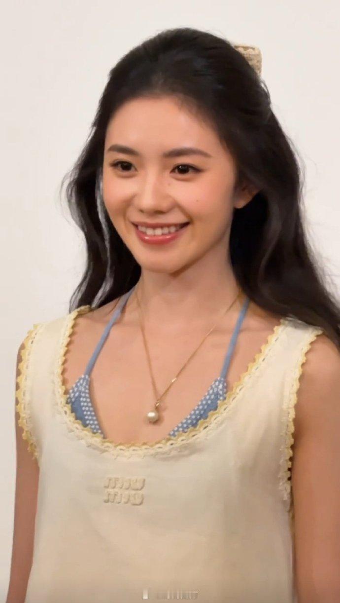 王源刘浩存赵今麦李庚希生图 王源、刘浩存、赵今麦、李庚希今日miumiu活动生图