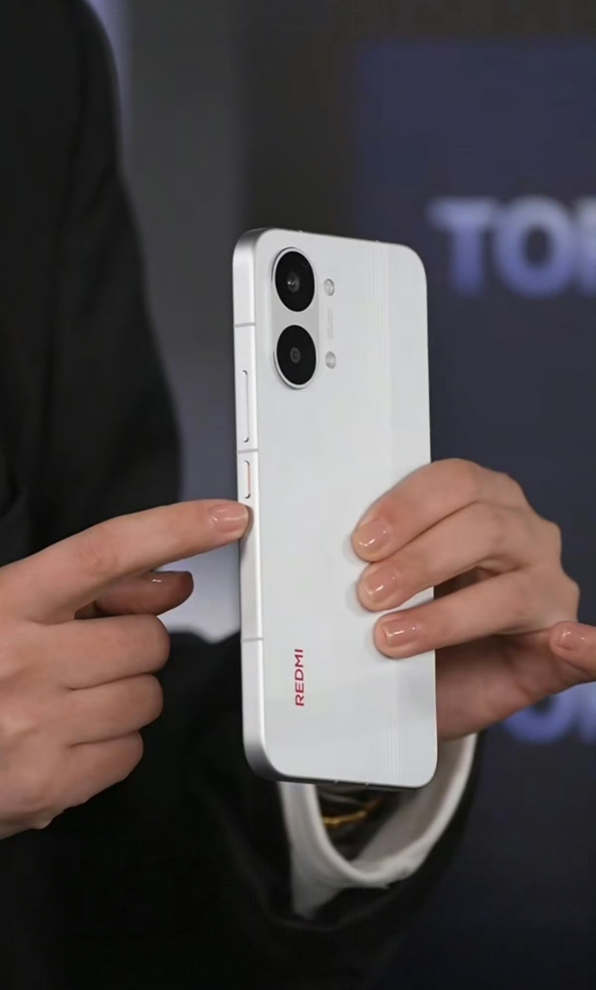 看到REDMI Turbo 5 Max 真机了吗？我想要个白色