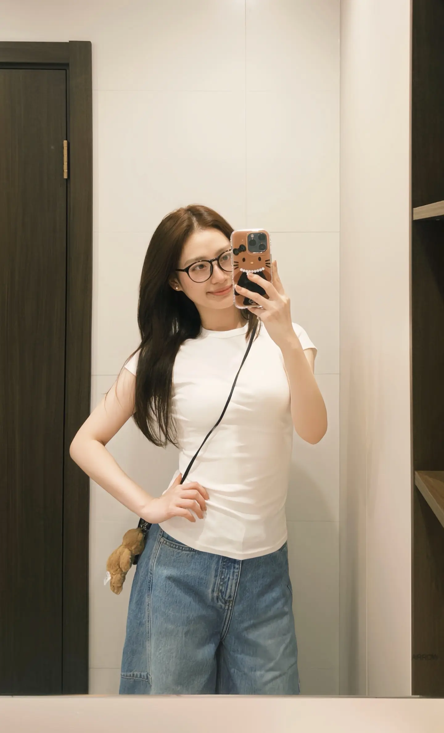 简约穿搭 夏日穿搭 基础款白t 夏季女生穿搭 韩系穿搭