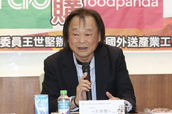陶晶莹遭青鸟出征，王世坚：她是优秀艺人应尊重看法
艺人陶晶莹近日因按赞台北市长蒋