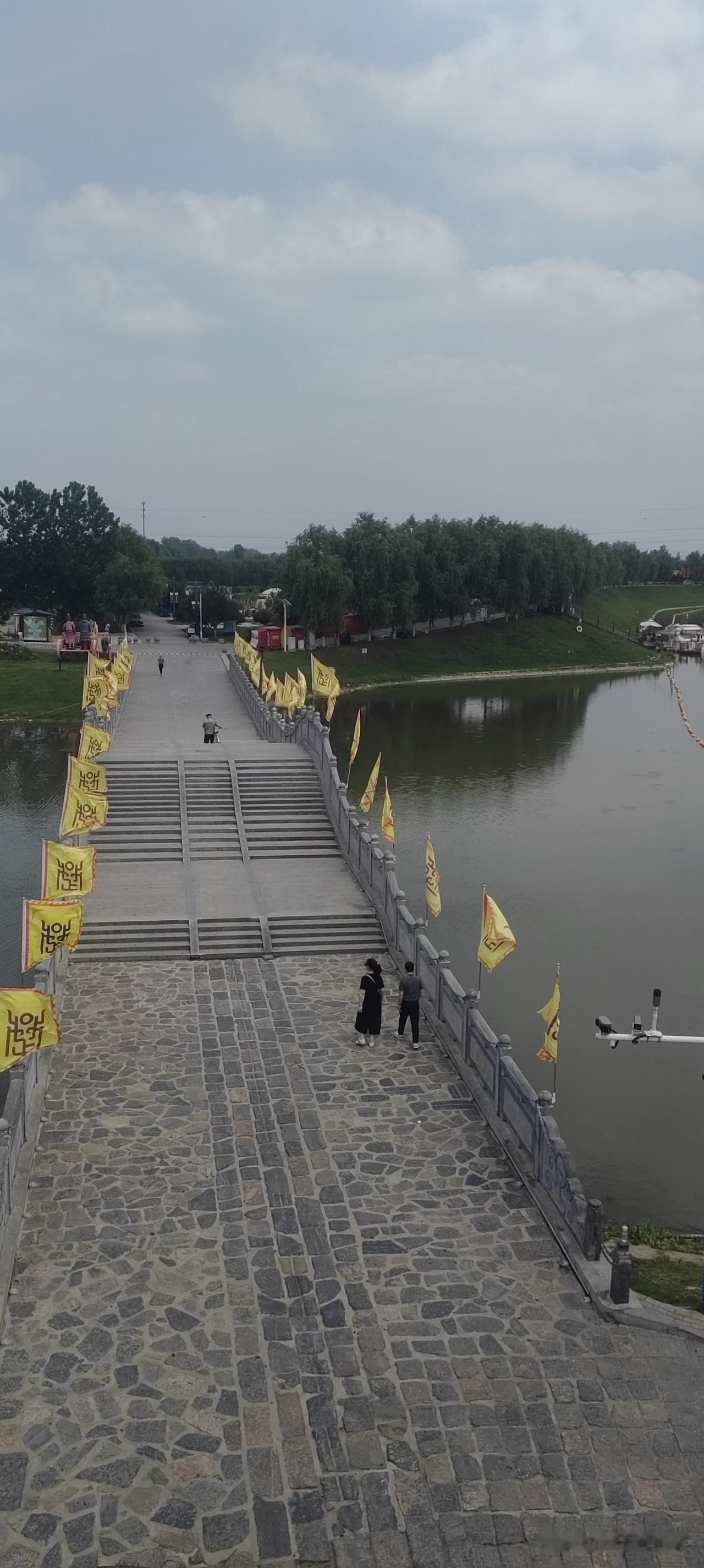 人和人相处，大多数可经历这样的过程:吸引—好奇—崇拜—追随—无感—反感—讨厌—淡