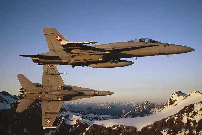 ✈️🇨🇭 瑞士完成 F/A-18C/D 战斗机延寿工程

瑞士空军司令部宣布